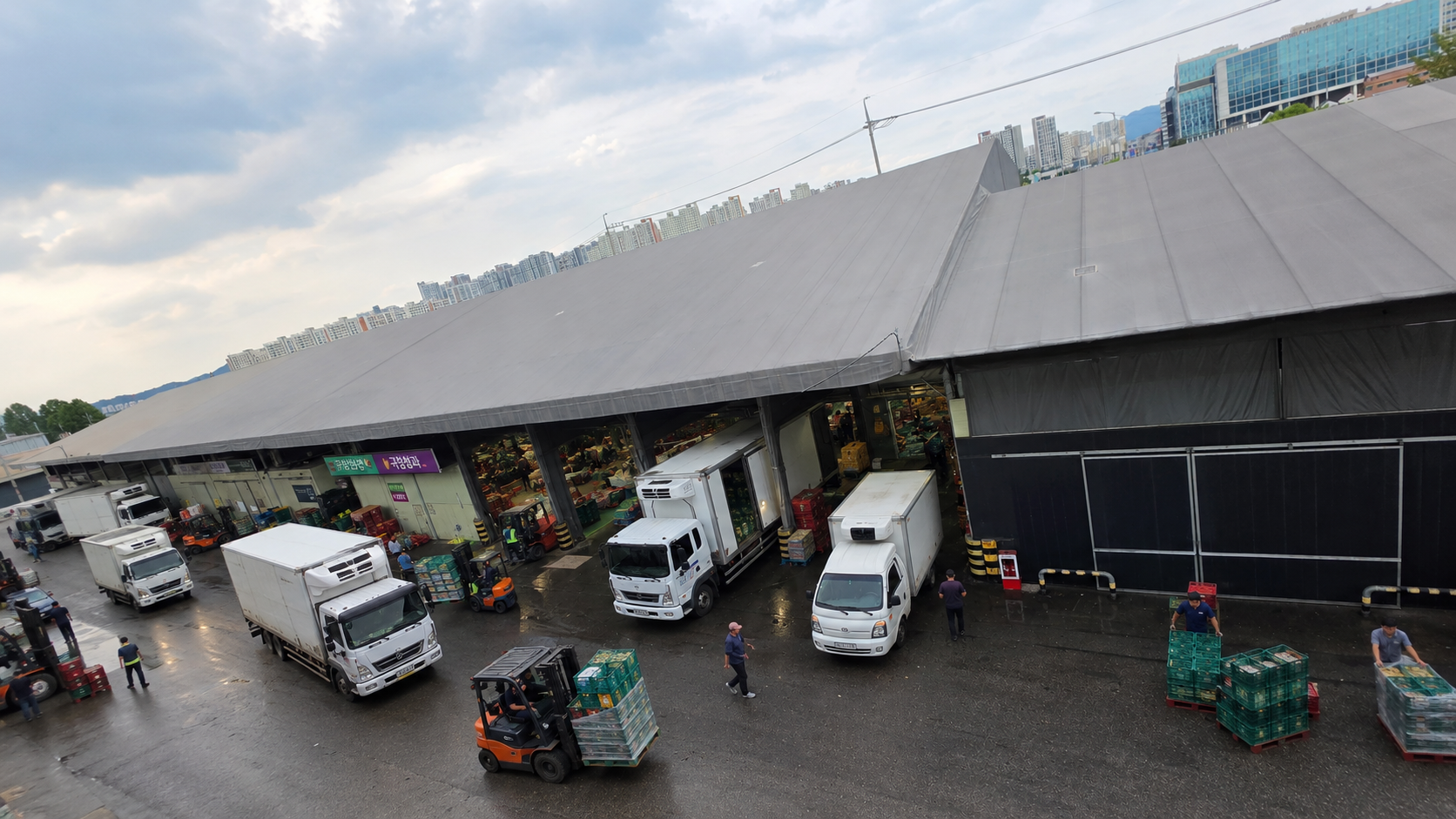 Sorting & Packing Center